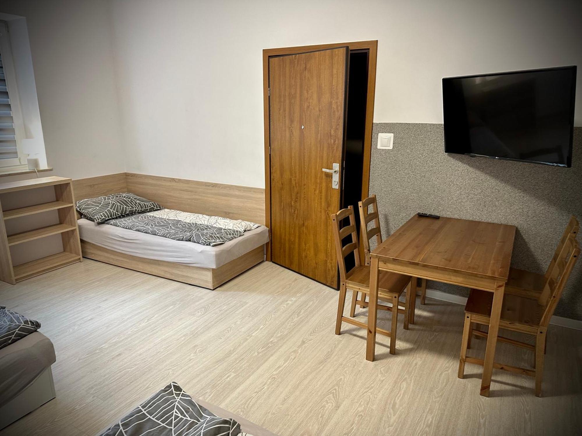 Hostel Sportowa พวอนส์ค ภายนอก รูปภาพ